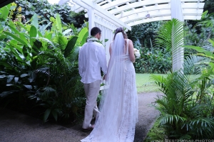 Haiku Gardens Wedding photos Oahu by Pasha www.BestHawaii.photos 123120160054  